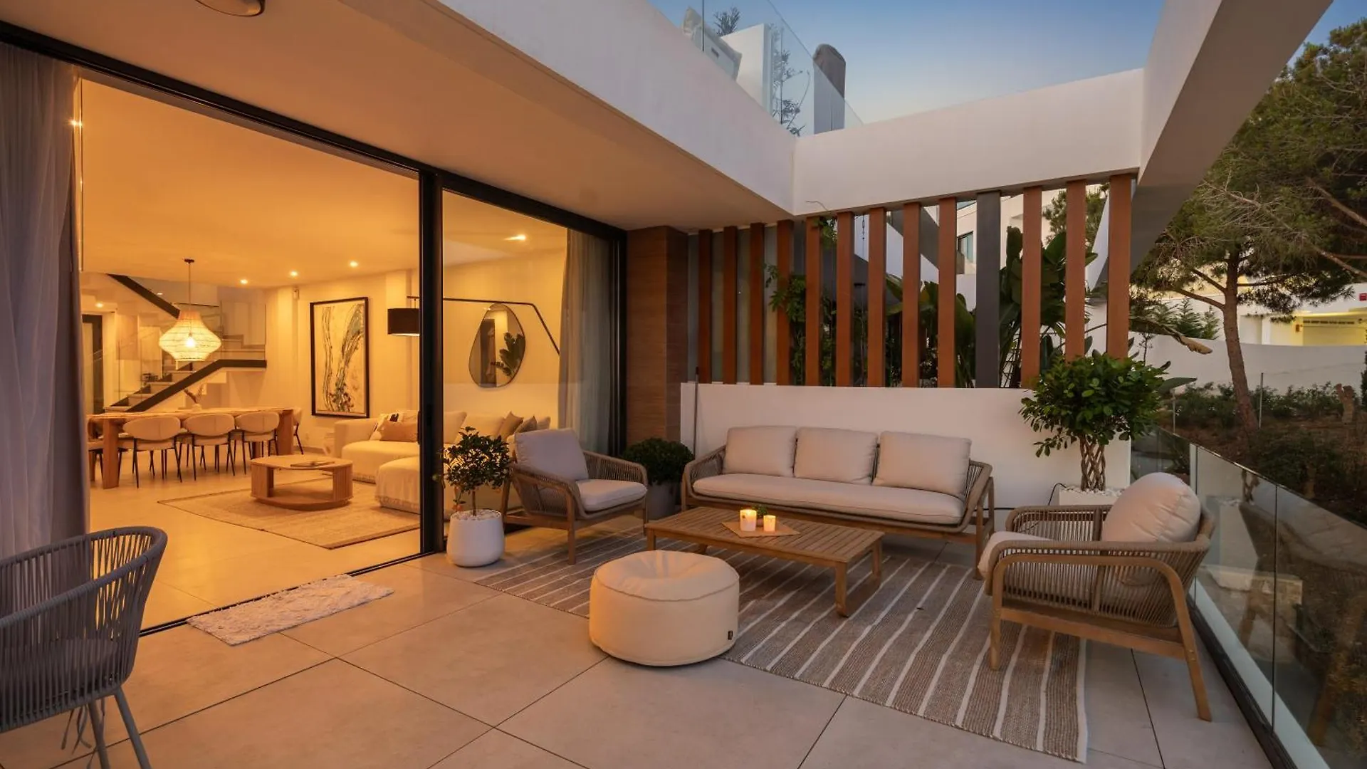 Marbella Dunes Penthouse - Brand New, Splendid Rooftop, Pool & Sea View 아파트