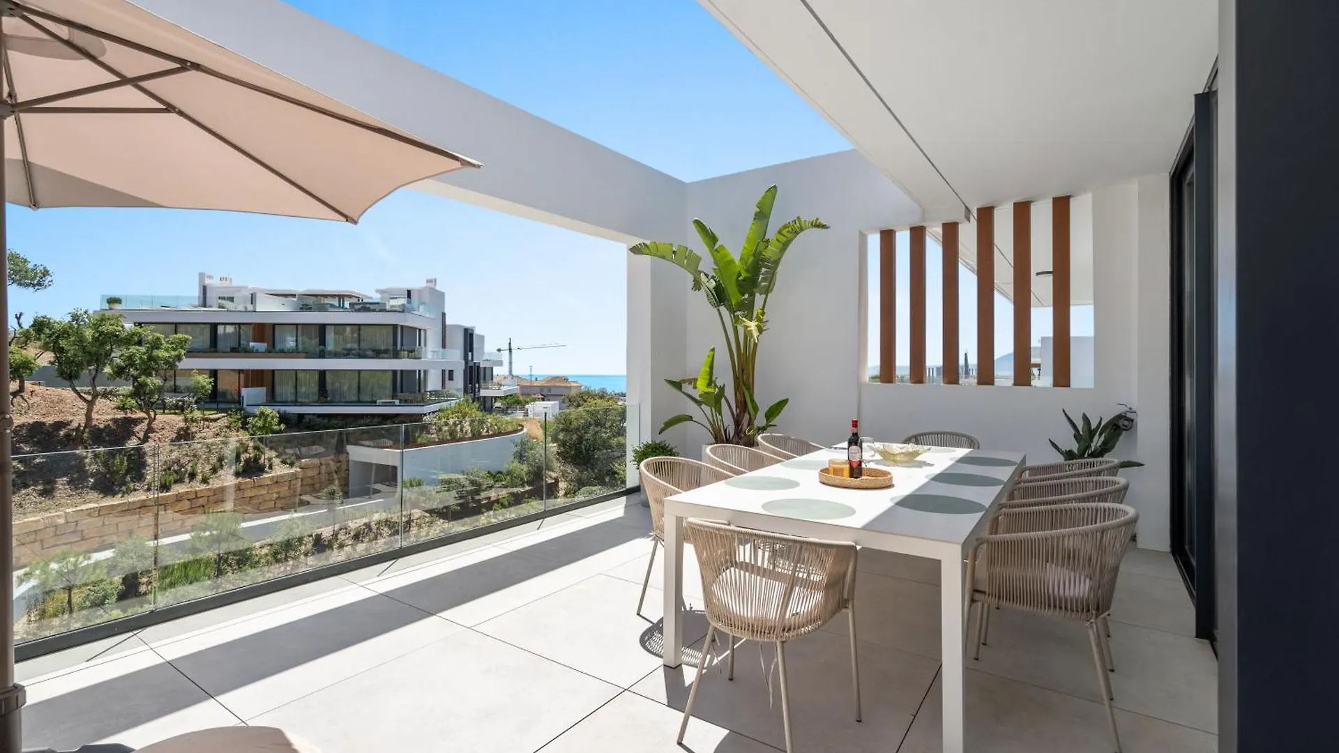 Apartman Marbella Dunes Penthouse - Brand New, Splendid Rooftop, Pool & Sea View